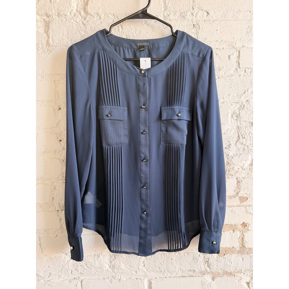 Ann Taylor Navy Pleated Button Front Blouse Long Sleeve Women’s Small NWT